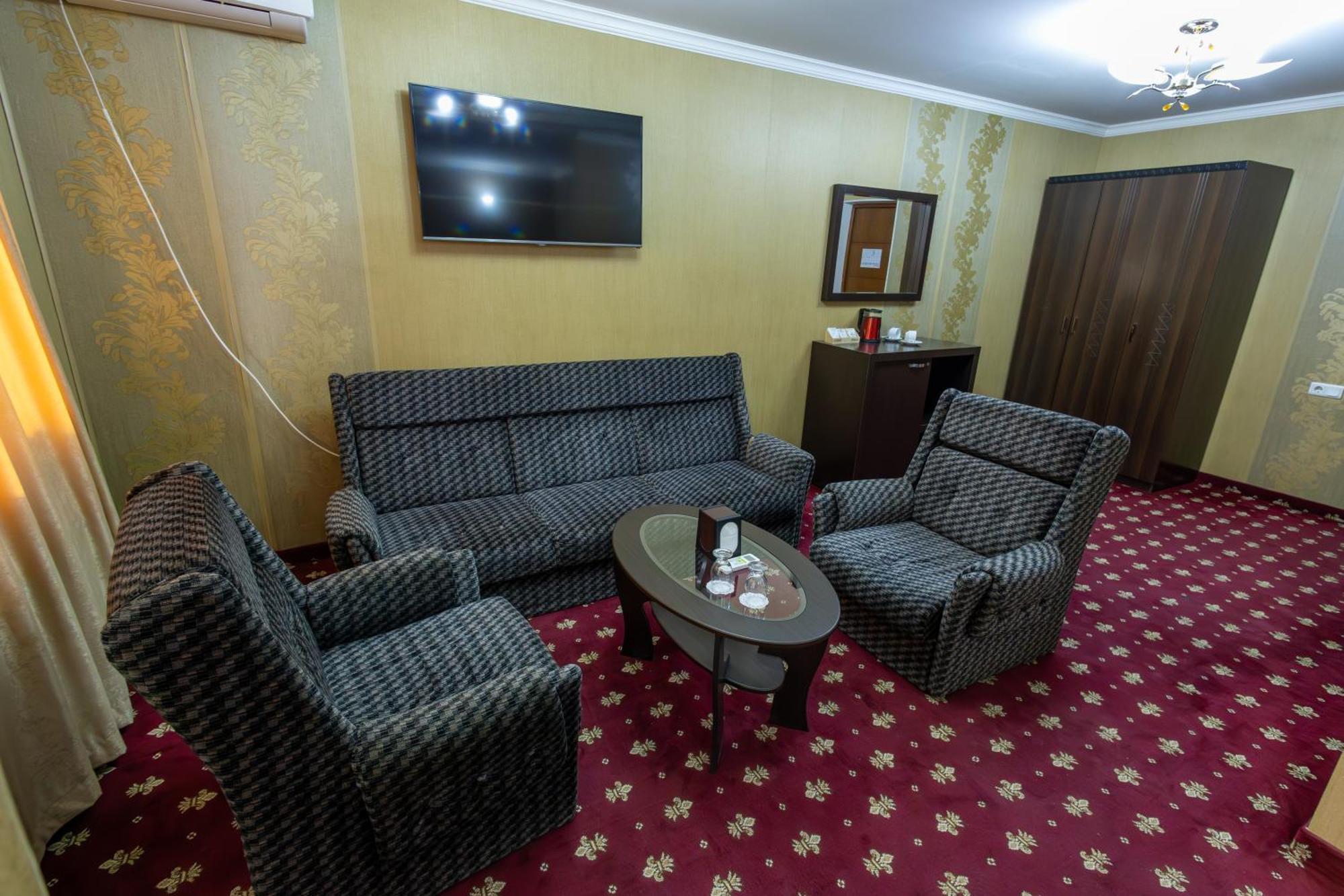 Gyumri Hotel Экстерьер фото