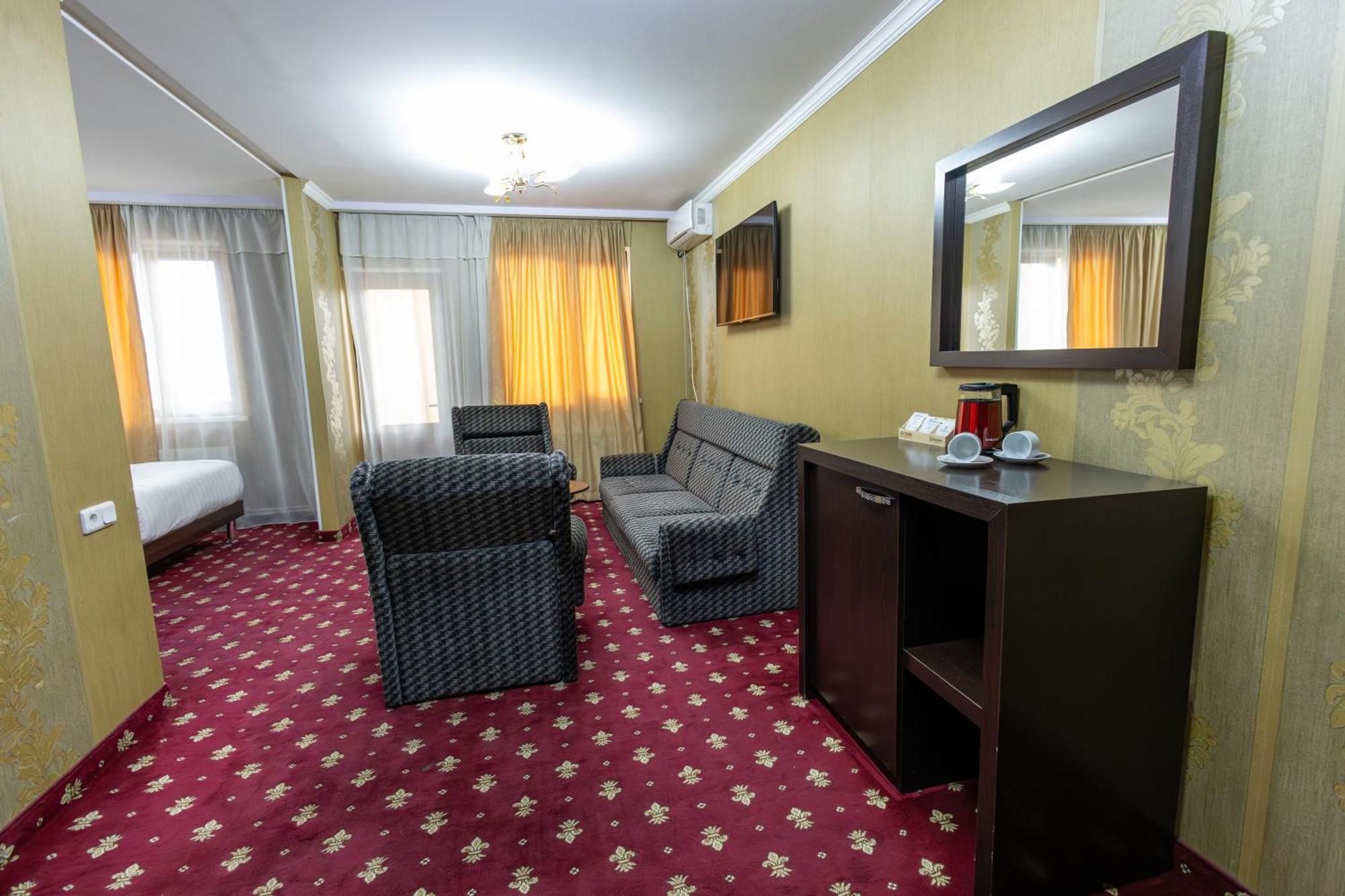 Gyumri Hotel Экстерьер фото