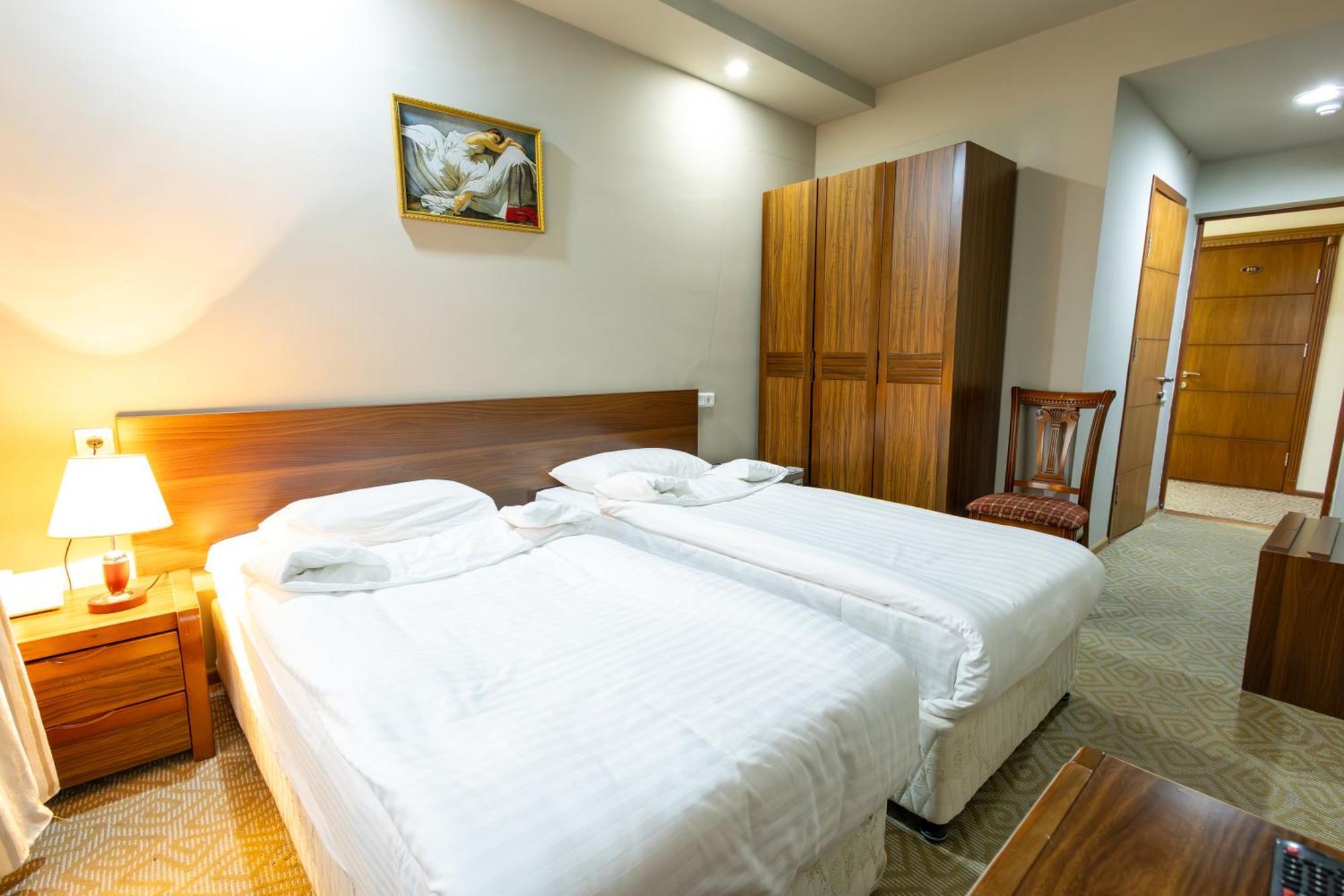 Gyumri Hotel Экстерьер фото
