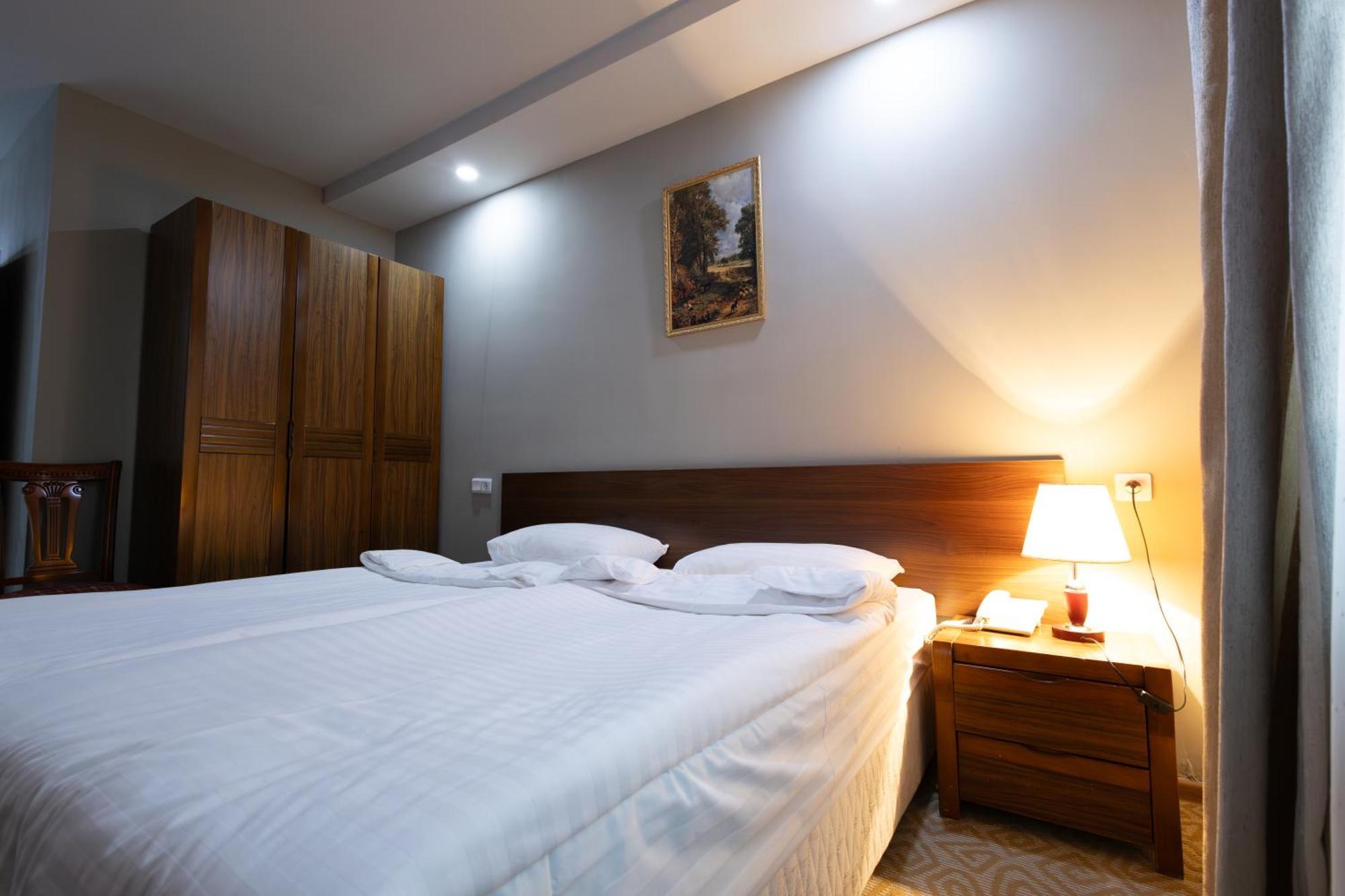 Gyumri Hotel Экстерьер фото