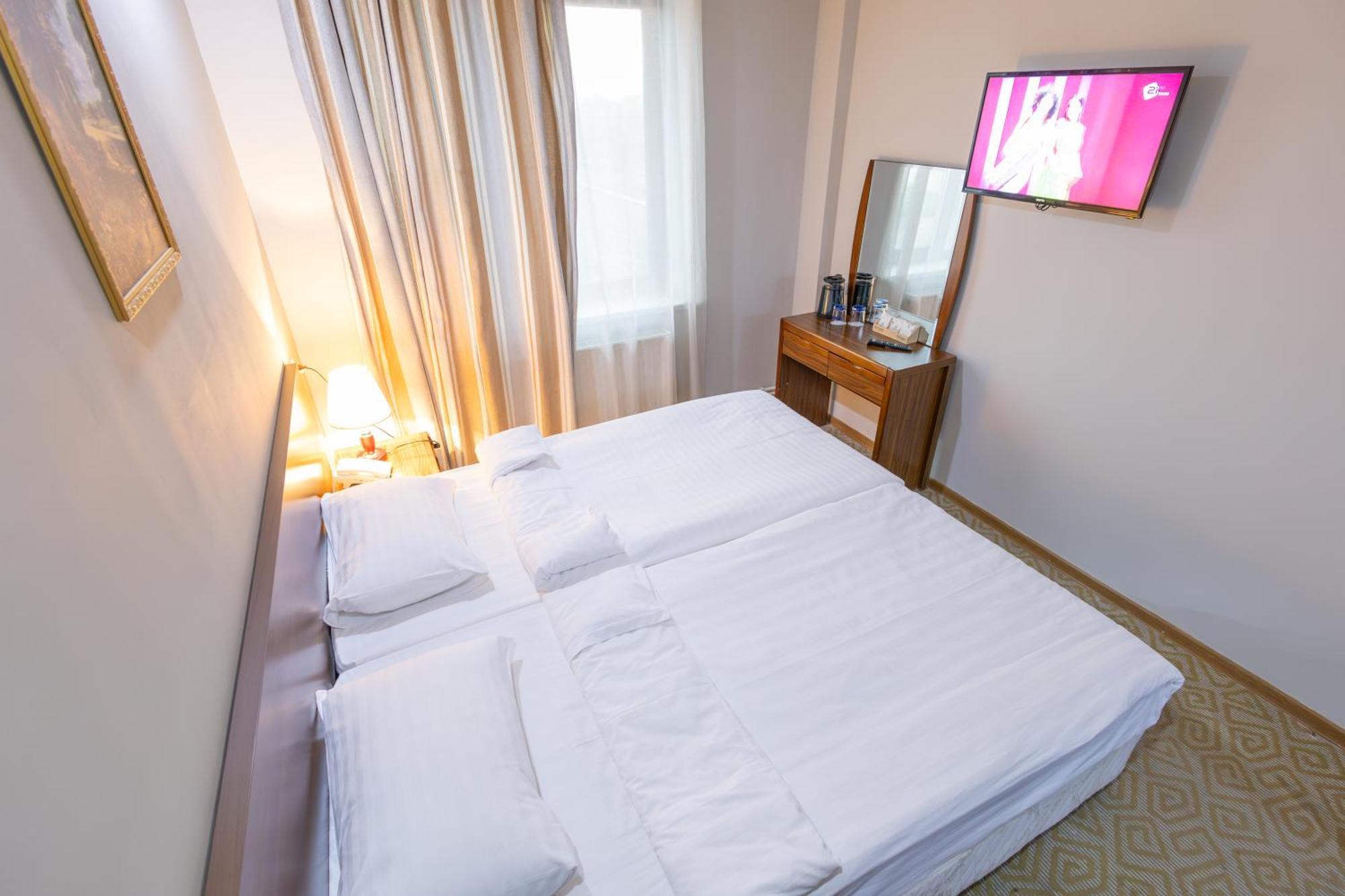 Gyumri Hotel Экстерьер фото