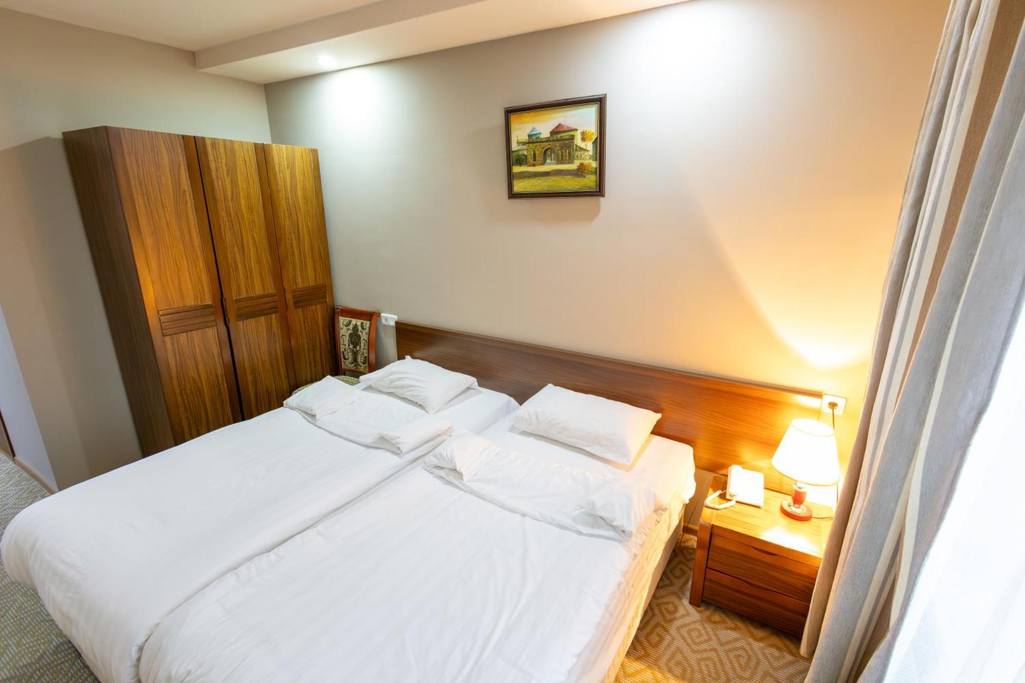Gyumri Hotel Экстерьер фото