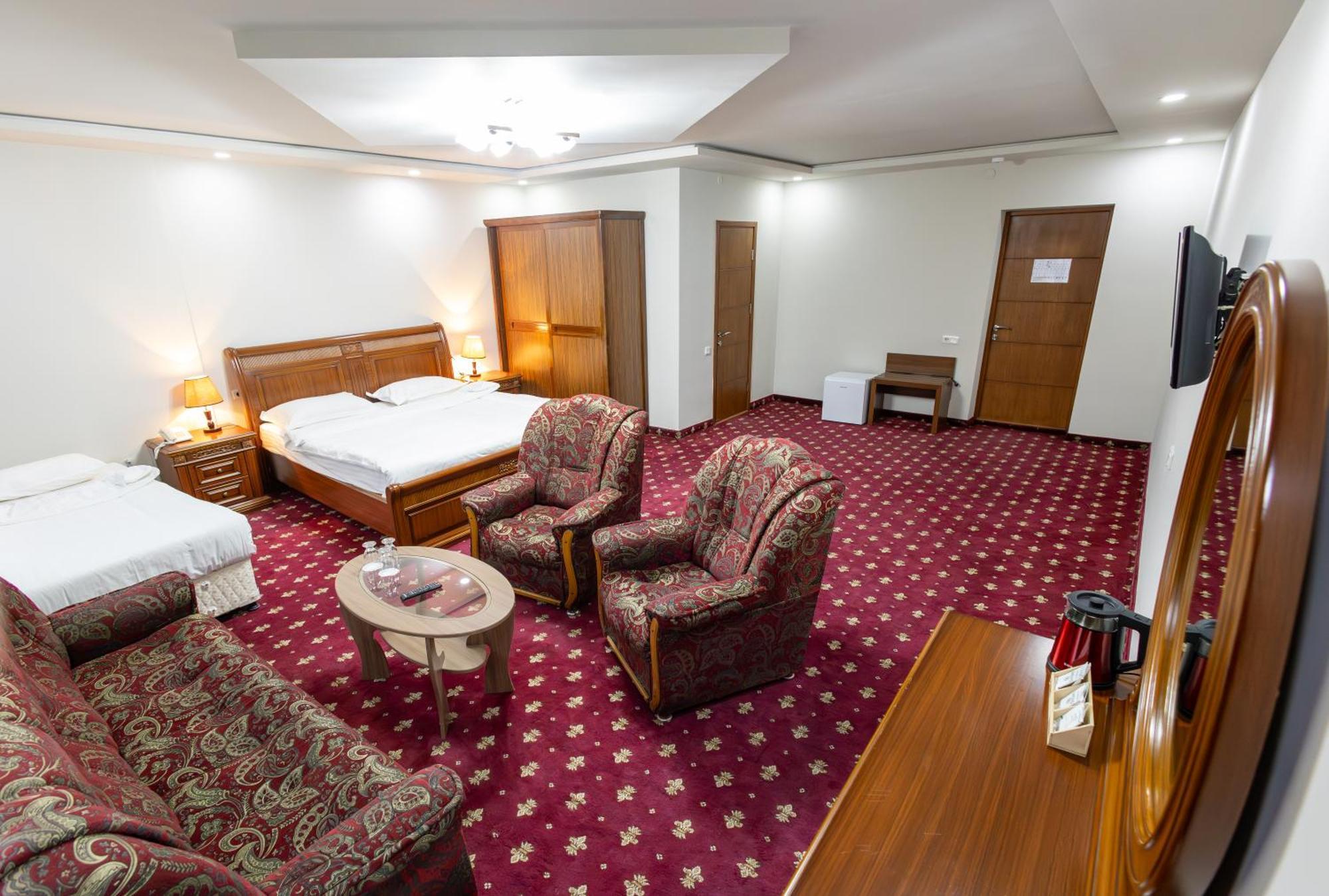 Gyumri Hotel Экстерьер фото