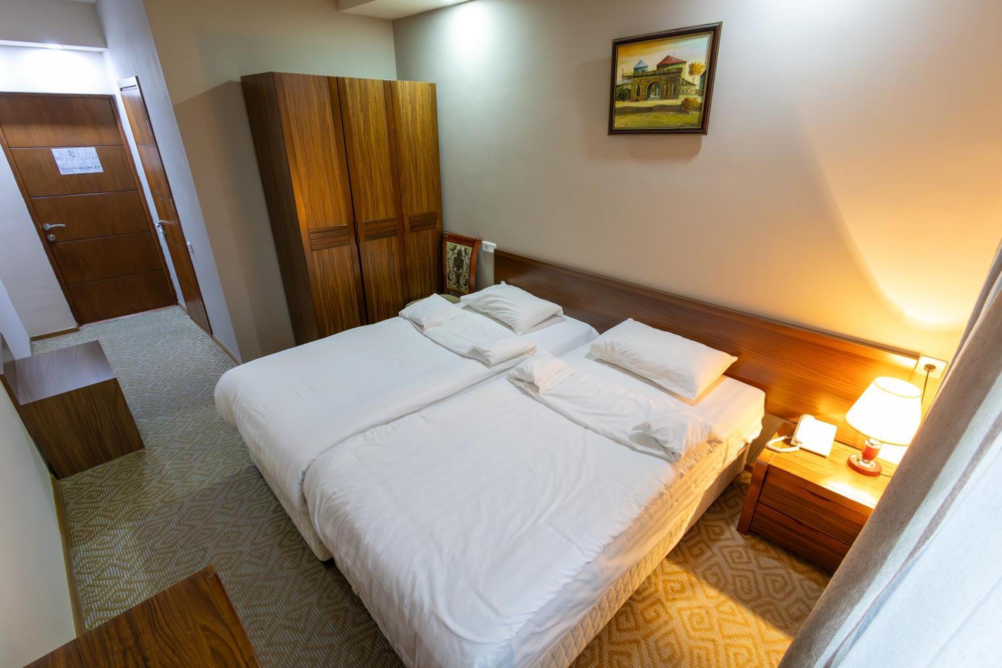 Gyumri Hotel Экстерьер фото